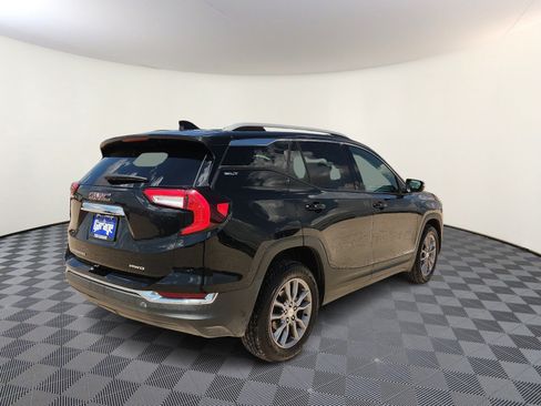 Used 2022 GMC Terrain SLT AWD/4WD image 4