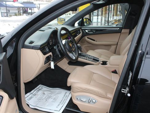 Used 2020 Porsche Macan image 12