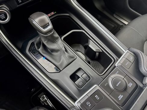 Used 2024 Toyota Grand Highlander AWD image 19