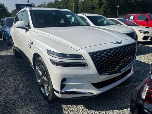 Used 2024 Genesis GV80 3.5T Advanced AWD/4WD image 2