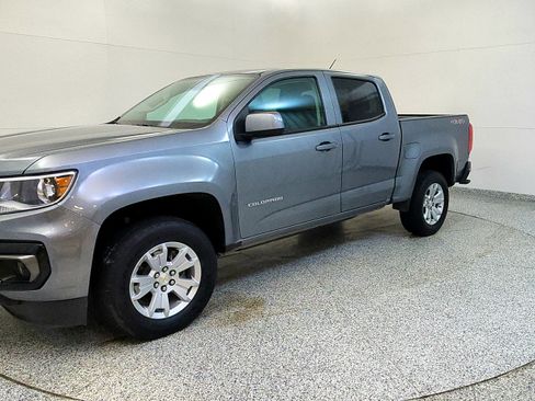 Used 2022 Chevrolet Colorado LT w/ LT Convenience Package AWD/4WD image 3