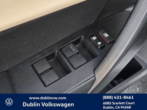 Used 2015 Toyota Corolla LE w/ Body Protection Package #2 FWD image 11