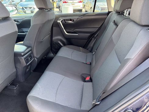 Used 2025 Toyota RAV4 XLE AWD/4WD image 43