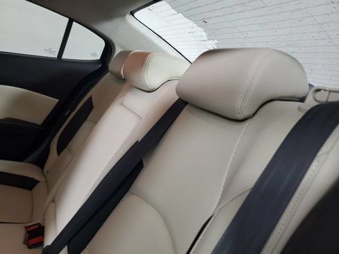 Used 2016 MAZDA MAZDA3 s Grand Touring FWD image 12