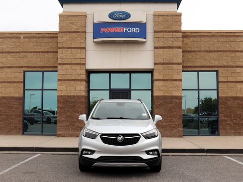 Used 2019 Buick Encore Essence AWD/4WD image 3