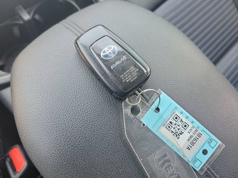 Used 2022 Toyota RAV4 XSE AWD/4WD image 33