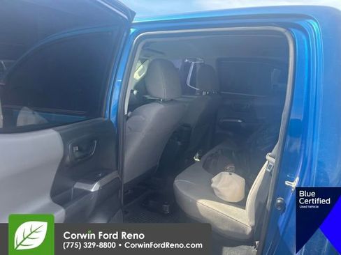 Used 2017 Toyota Tacoma SR5 AWD/4WD image 9