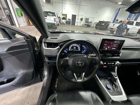 Used 2020 Toyota RAV4 XSE w/ All Weather Liner Package AWD/4WD image 15