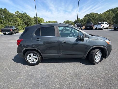 Used 2018 Chevrolet Trax LT FWD image 14