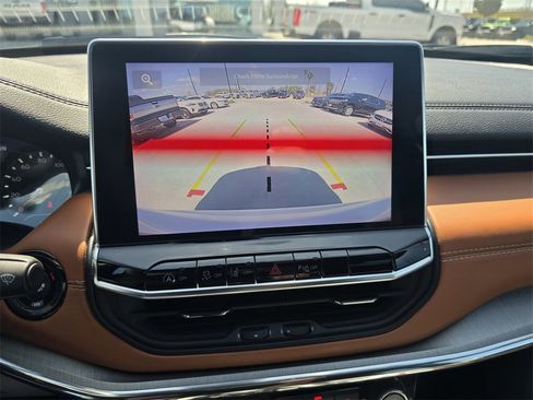 Used 2024 Jeep Compass Limited image 22