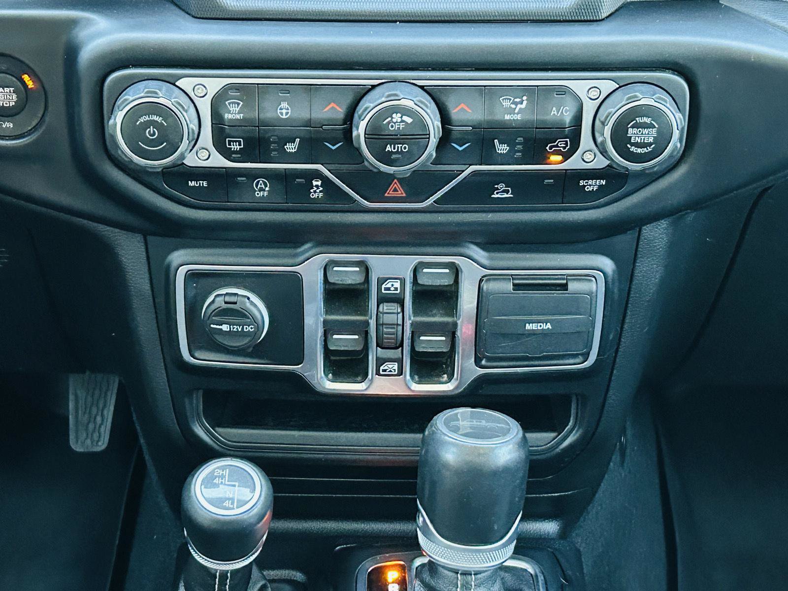 Used 2020 Jeep Gladiator Overland AWD/4WD image 18