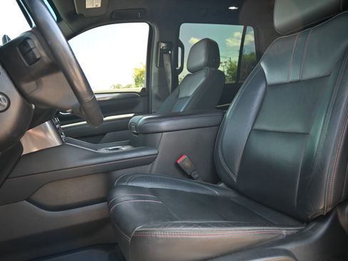 Used 2021 Chevrolet Tahoe RST w/ Luxury Package image 14