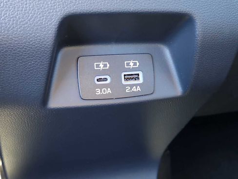 Used 2024 Subaru Crosstrek 2.0i Premium image 13