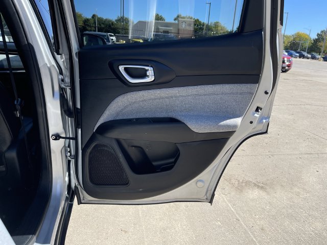 Used 2024 Jeep Compass Latitude AWD/4WD image 14