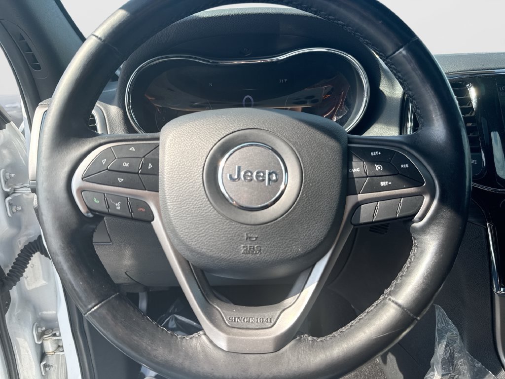Used 2020 Jeep Grand Cherokee Altitude AWD/4WD image 16
