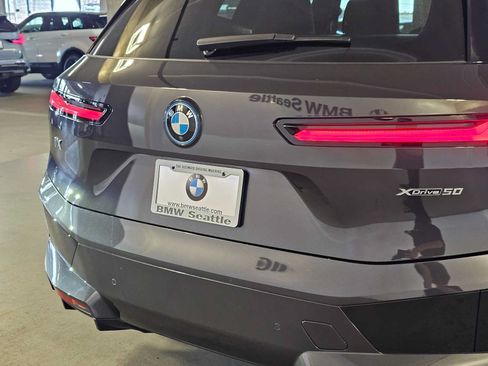 Used 2024 BMW iX xDrive50 w/ Sport Package AWD/4WD image 7