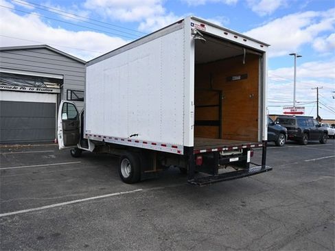 Used 2016 Chevrolet Express 3500 image 25