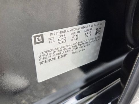 Used 2017 Chevrolet Cruze LT w/ Convenience Package FWD image 20