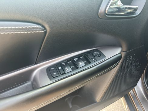 Used 2017 Dodge Journey Crossroad w/ Popular Equipment Group AWD/4WD image 13