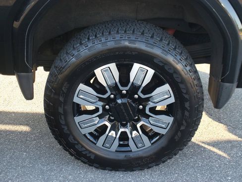 Used 2024 GMC Sierra 2500 AT4 w/ AT4 Premium Plus Package AWD/4WD image 40