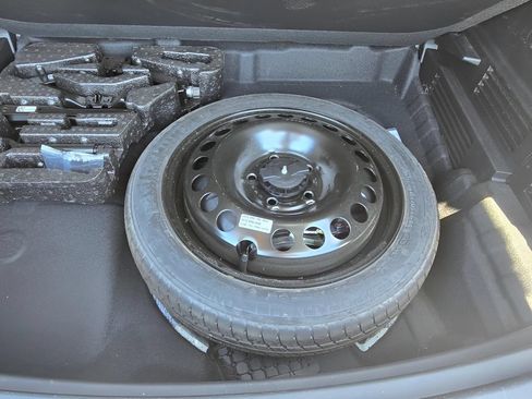 Used 2025 Chevrolet TrailBlazer LT AWD/4WD image 9