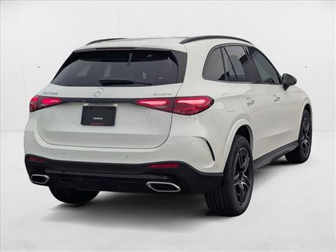 New 2026 Mercedes-Benz GLC 300 4MATIC image 2