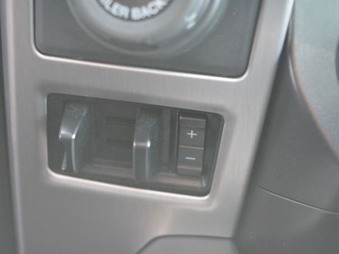 Used 2017 Ford F150 Platinum w/ Technology Package image 33