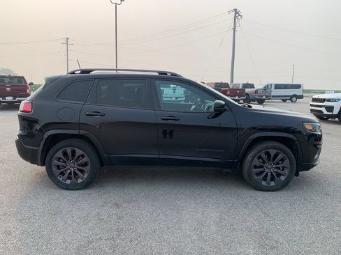 Used 2021 Jeep Cherokee High Altitude AWD/4WD image 11