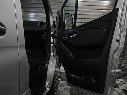 Used 2022 Mercedes-Benz Sprinter 3500 image 16