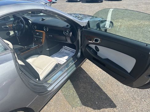 Used 2016 Mercedes-Benz SLK 300 image 40