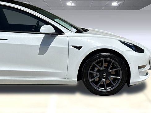 Used 2022 Tesla Model 3 Long Range AWD/4WD image 33