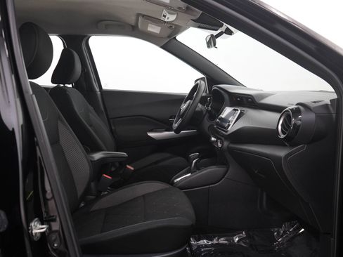Used 2020 Nissan Kicks SV FWD image 11