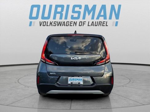 Used 2023 Kia Soul LX image 3