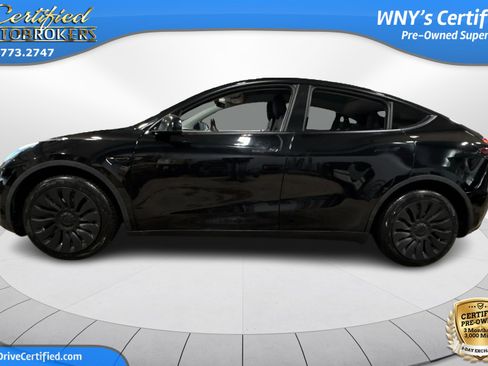 Used 2020 Tesla Model Y Long Range image 9