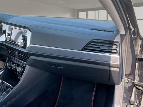 Used 2024 Volkswagen Jetta SE FWD image 25