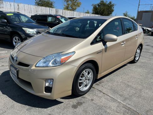 Used 2010 Toyota Prius Five image 3
