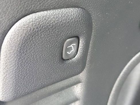 Used 2021 Jeep Grand Cherokee Altitude AWD/4WD image 9