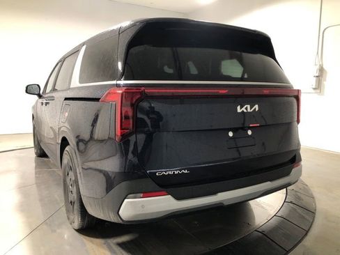 New 2026 Kia Carnival image 5