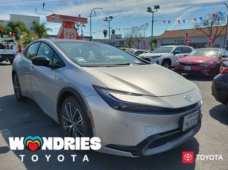 Used 2024 Toyota Prius XLE video 1