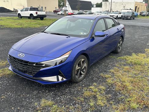 Certified 2023 Hyundai Elantra Limited FWD image 4