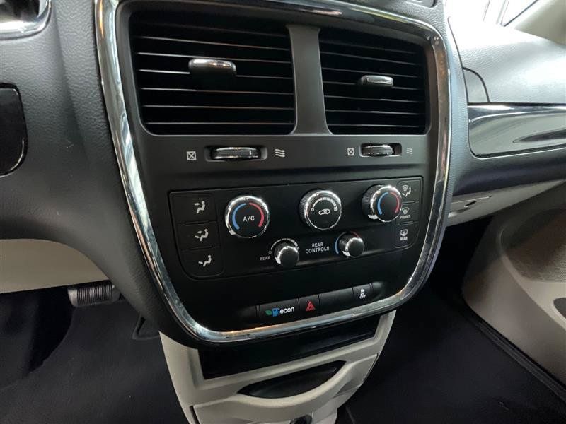 Used 2020 Dodge Grand Caravan SE FWD image 15