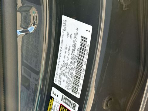 Used 2025 Toyota Tacoma TRD Off-Road AWD/4WD image 33