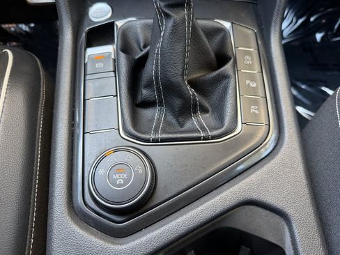 Used 2022 Volkswagen Tiguan SEL R-Line AWD/4WD image 28