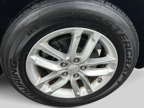 Used 2015 Kia Sorento LX image 15