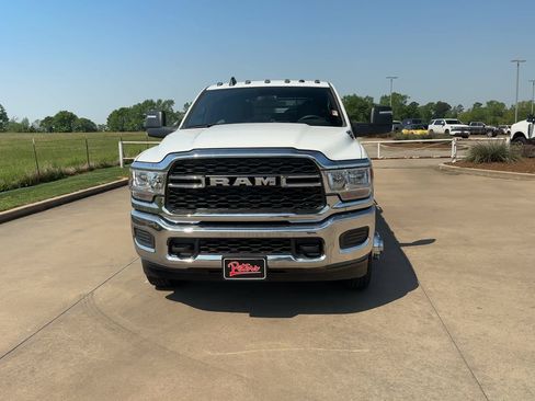 New 2024 RAM 3500 Tradesman w/ Chrome Appearance Group image 3