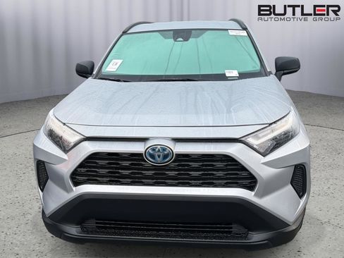 Used 2024 Toyota RAV4 LE AWD/4WD image 4