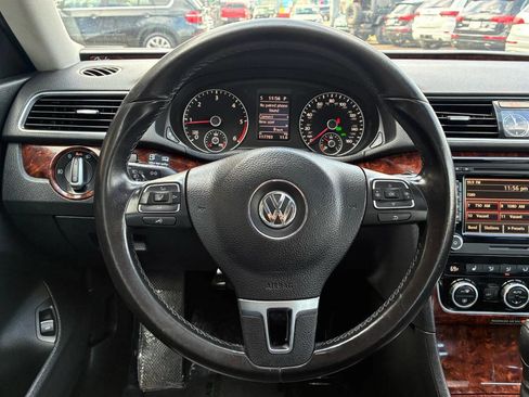 Used 2013 Volkswagen Passat TDI SEL Premium image 20