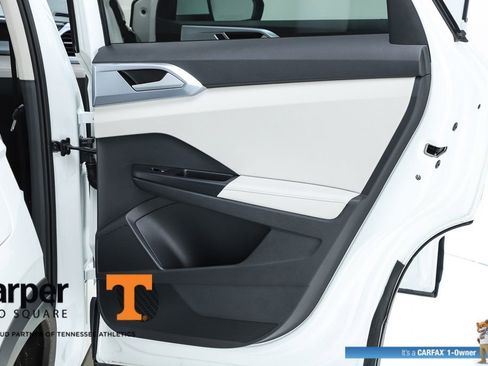 Used 2025 Volkswagen Taos SE w/ Panoramic Sunroof Package image 68