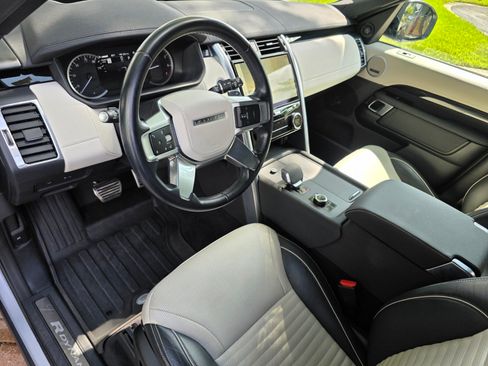 Certified 2023 Land Rover Discovery HSE R-Dynamic AWD/4WD image 11