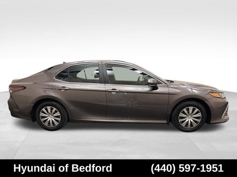 Used 2023 Toyota Camry LE FWD image 4